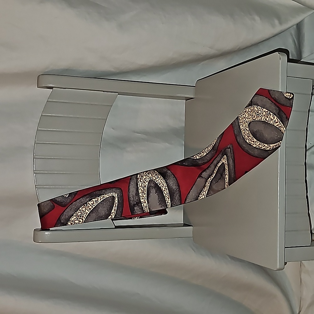 Halston III 100% Silk Tie